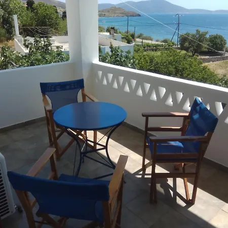 Akrogiali Traditional Apartment Kalamitsa