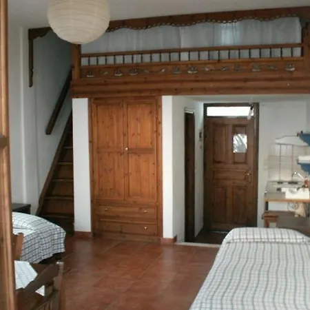 Apartment Akrogiali Traditional Kalamitsa